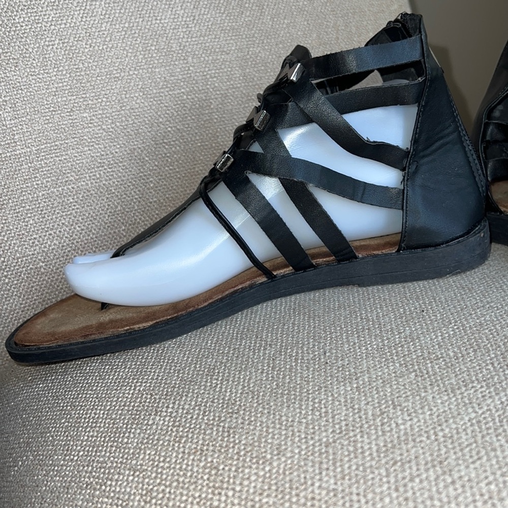 Extreme Sandals - Picture 2 of 6